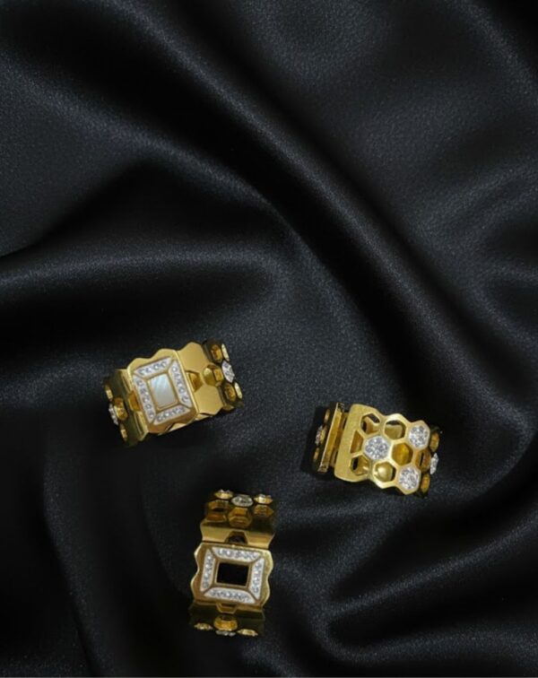 Honeycomb rings