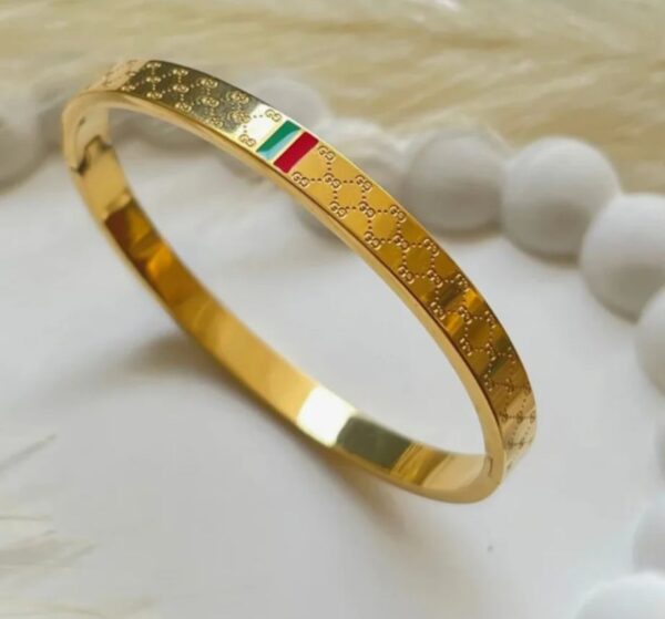 Gucci strip Bangle