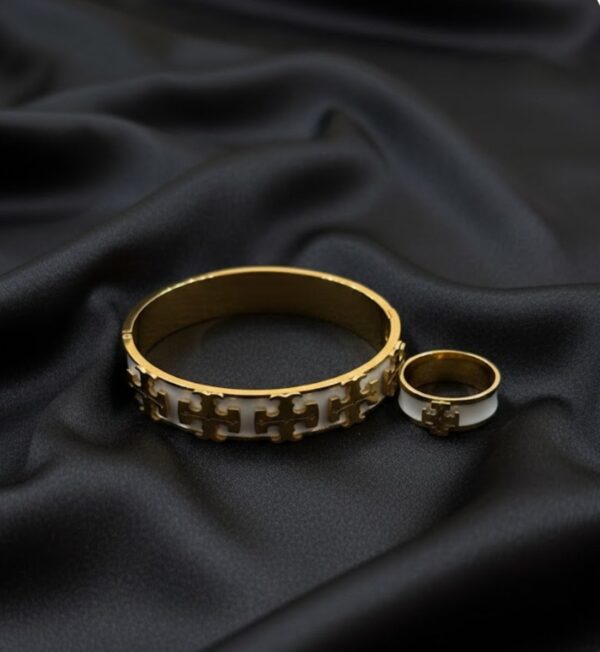 Tory Bangle (With or without ring)