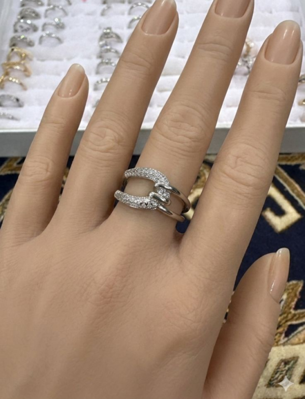 Knotted ring